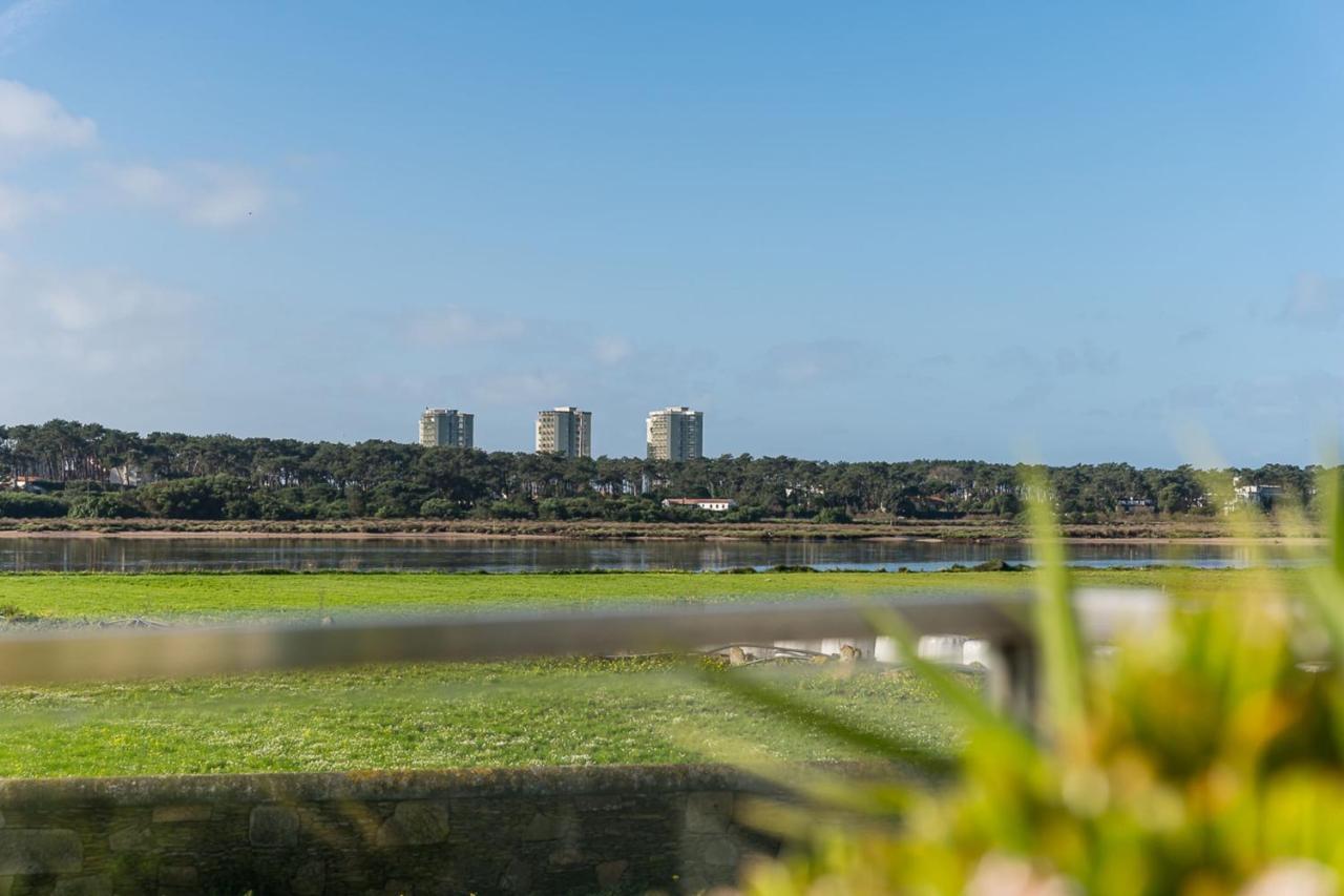 Beachfront Villa In Esposende Esterno foto